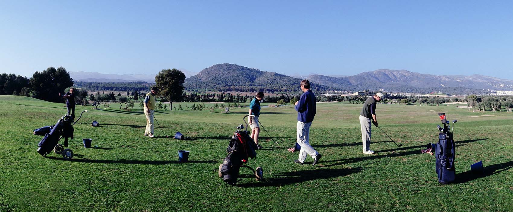 Golf de Poniente - Drivning Range mit Golfspieler