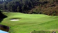 Real Golf de Bendinat  - Gr&uuml;ne Spielbahn mit Sandbunker See